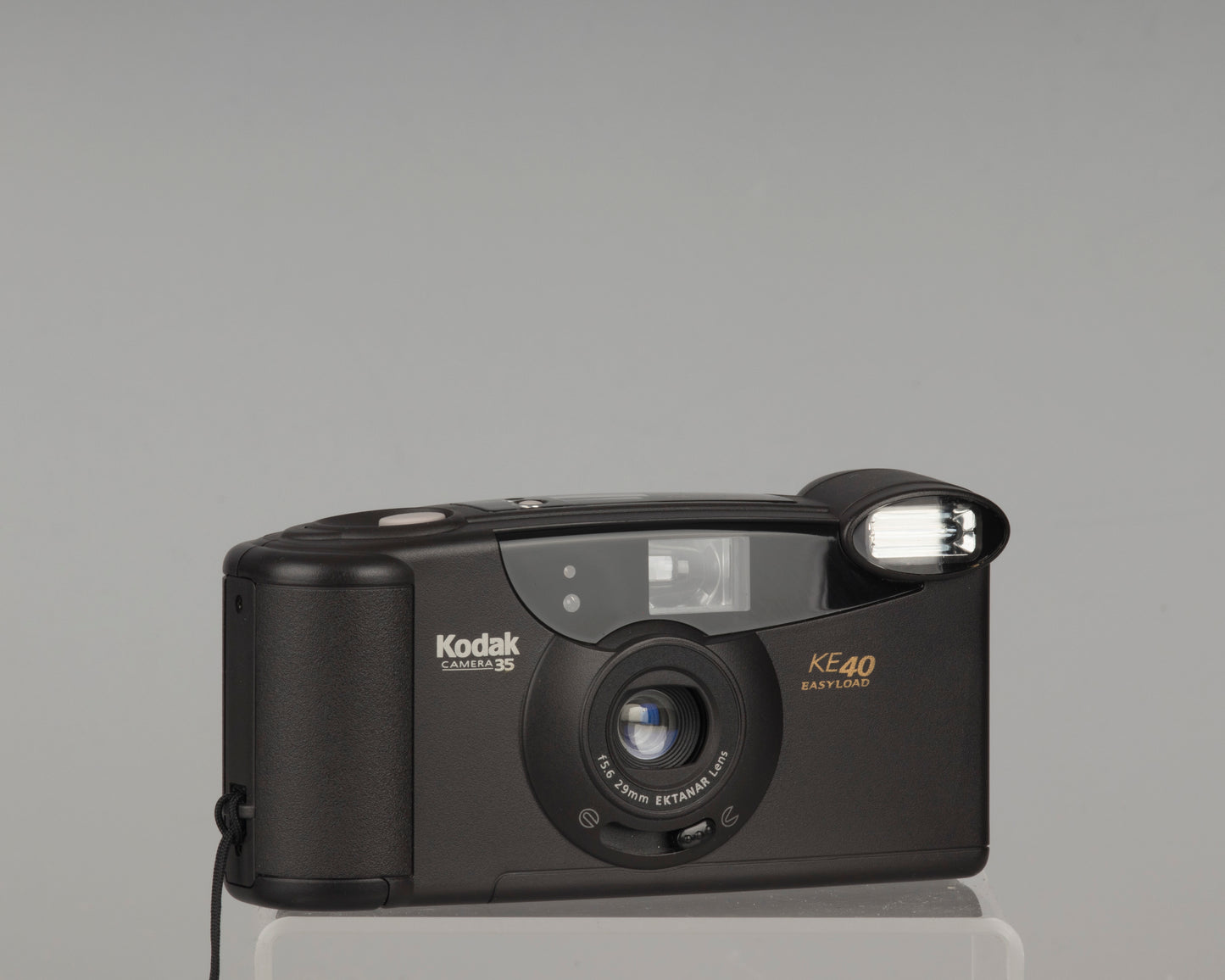 Kodak KE40 Easyload 35mm camera with case
