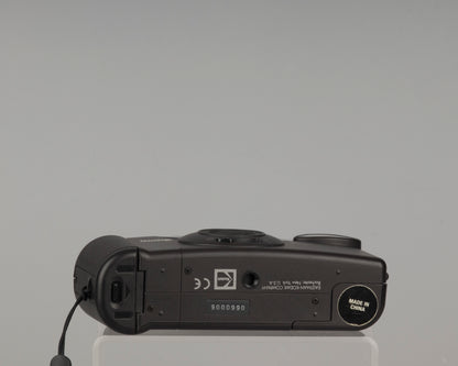 Kodak KE40 Easyload 35mm camera with case