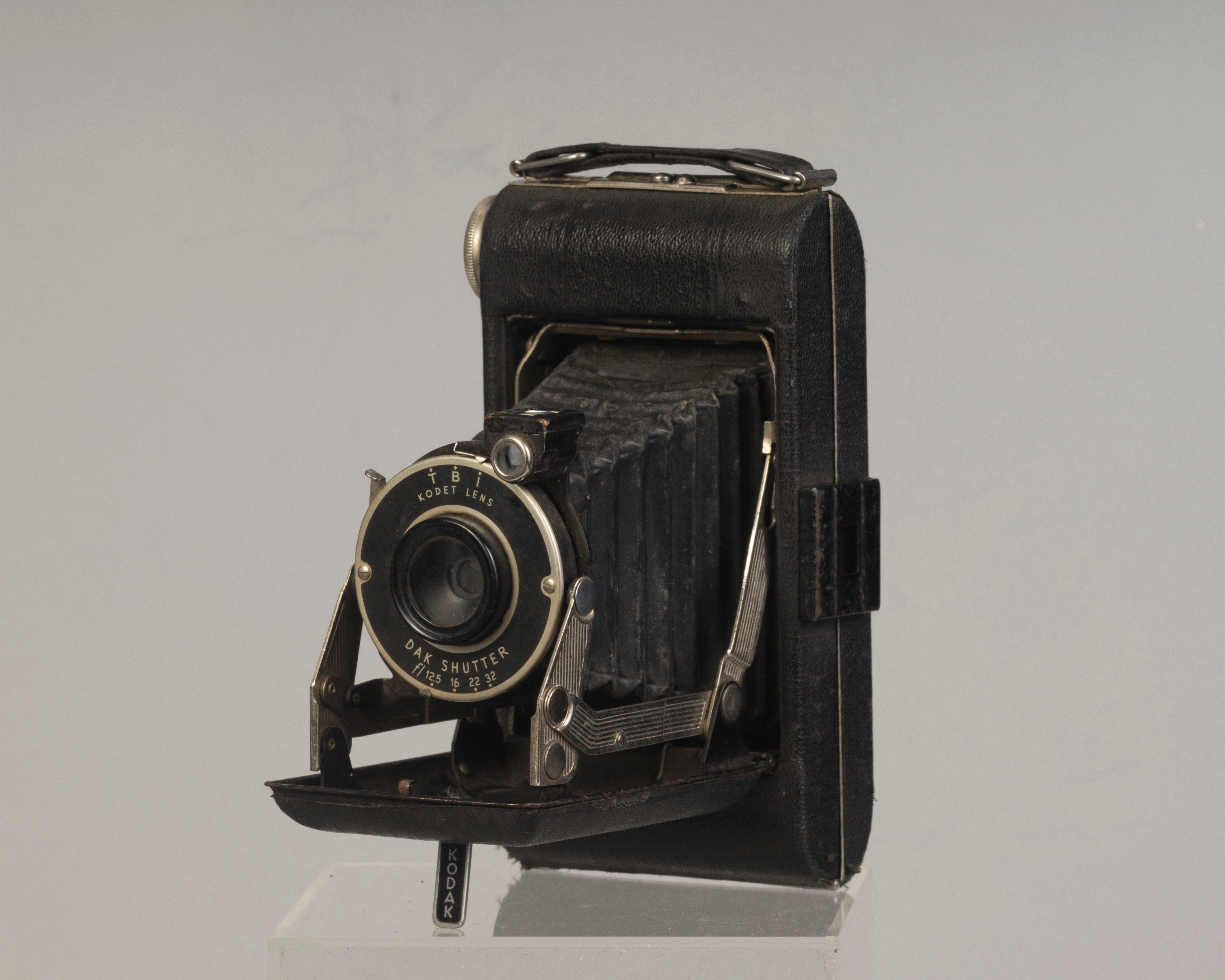 Kodak Vigilant Junior Six-20 folding camera (uses 620 film) – New
