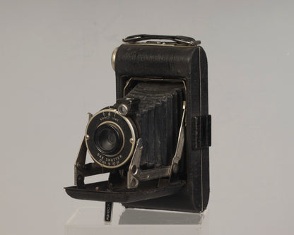 Kodak Vigilant Junior Six-20 folding camera (uses 620 film)