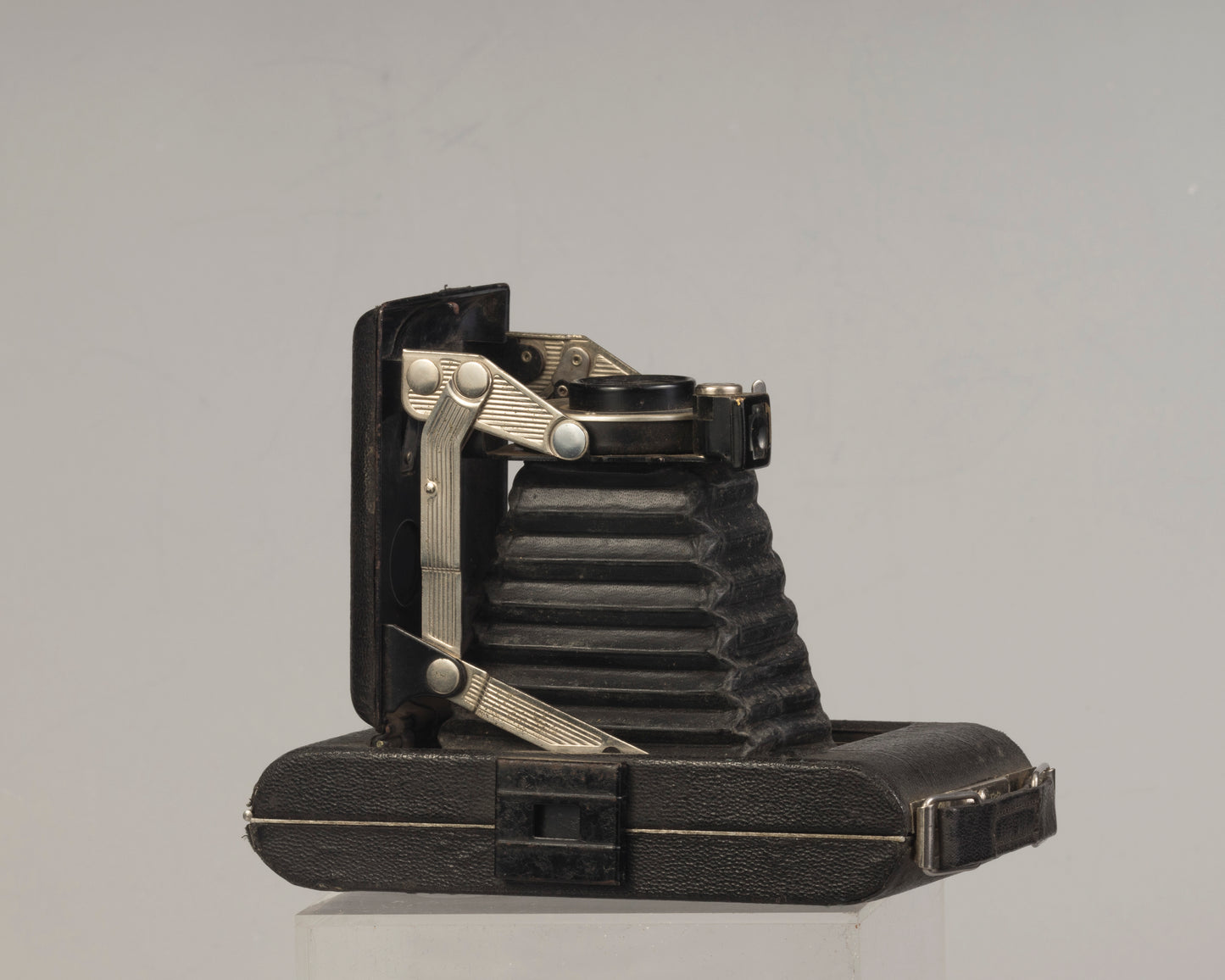 Kodak Vigilant Junior Six-20 folding camera (uses 620 film)