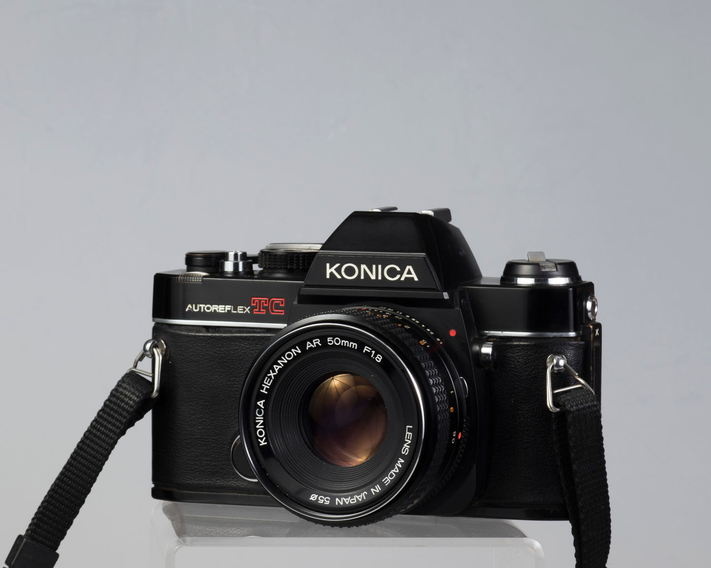 Reflex Konica Autoreflex TC 35 mm avec objectif Hexanon AR 50 mm f1.8 * sans déclencheur de flash ; sinon fonctionne bien *