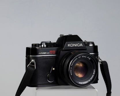 Reflex Konica Autoreflex TC 35 mm avec objectif Hexanon AR 50 mm f1.8 * sans déclencheur de flash ; sinon fonctionne bien *