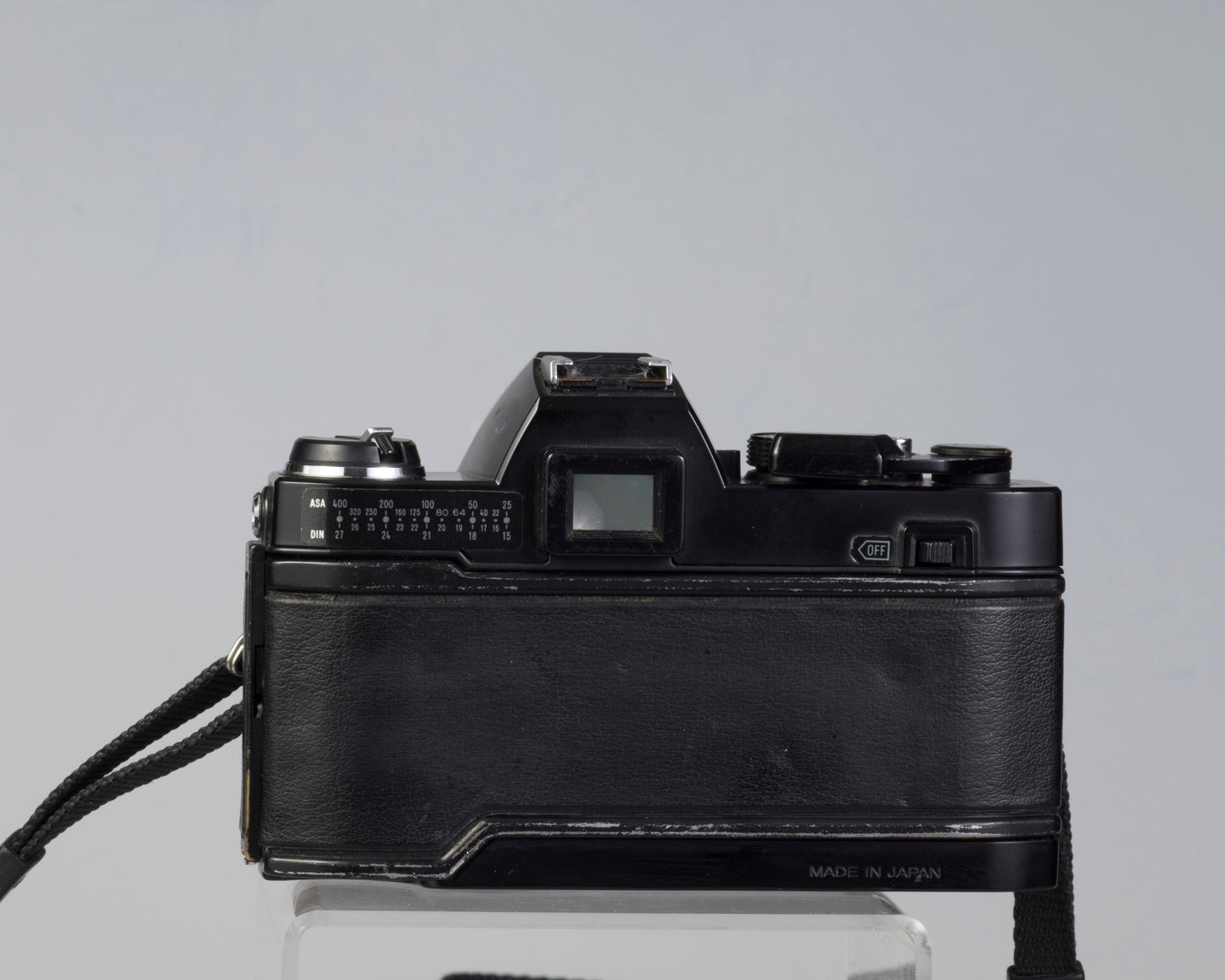 Reflex Konica Autoreflex TC 35 mm avec objectif Hexanon AR 50 mm f1.8 * sans déclencheur de flash ; sinon fonctionne bien *