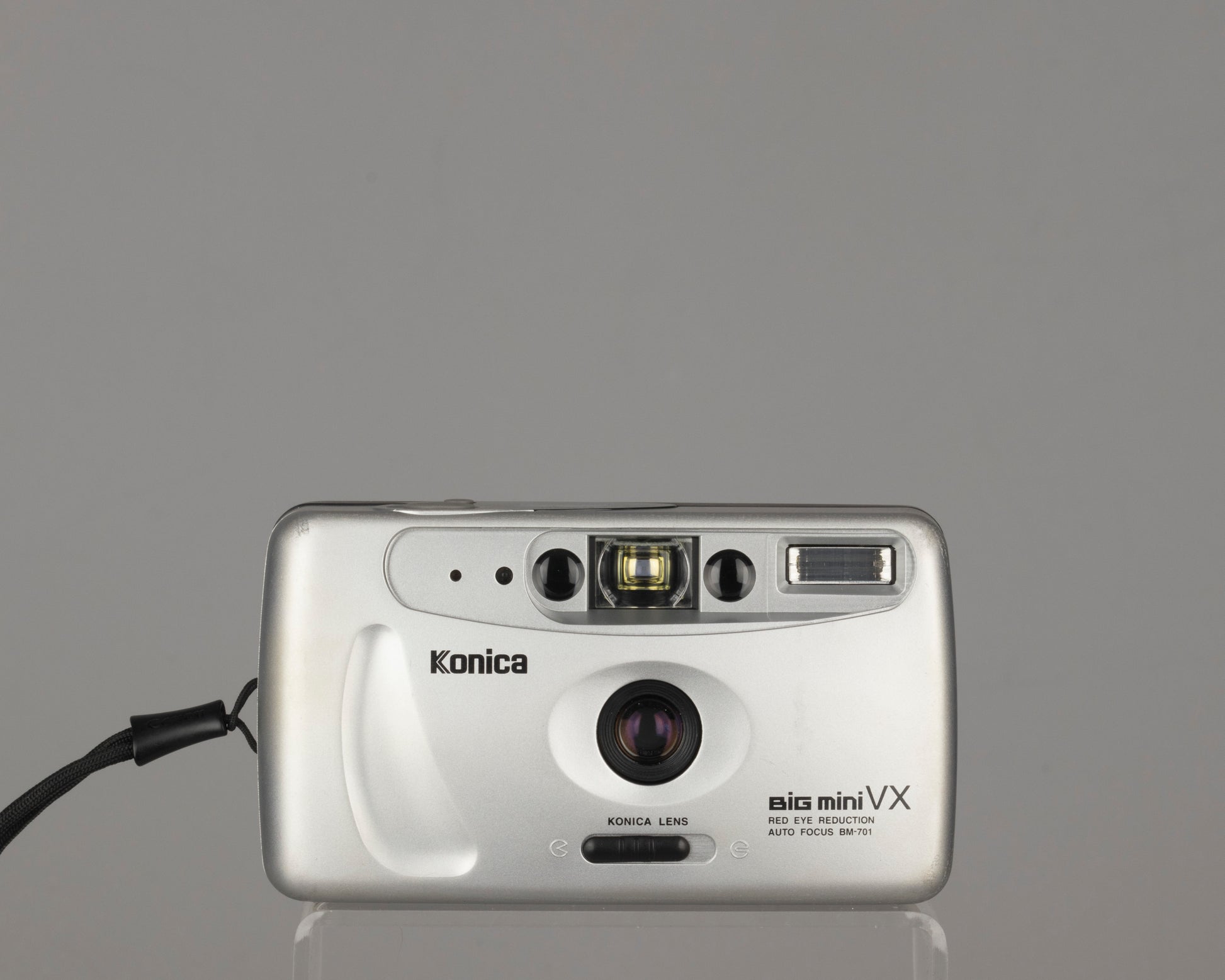 The Konica Big Mini VX BM-701 is a compact wide angle 35mm point and shoot from 1996. It features a 29mm f4 lens.