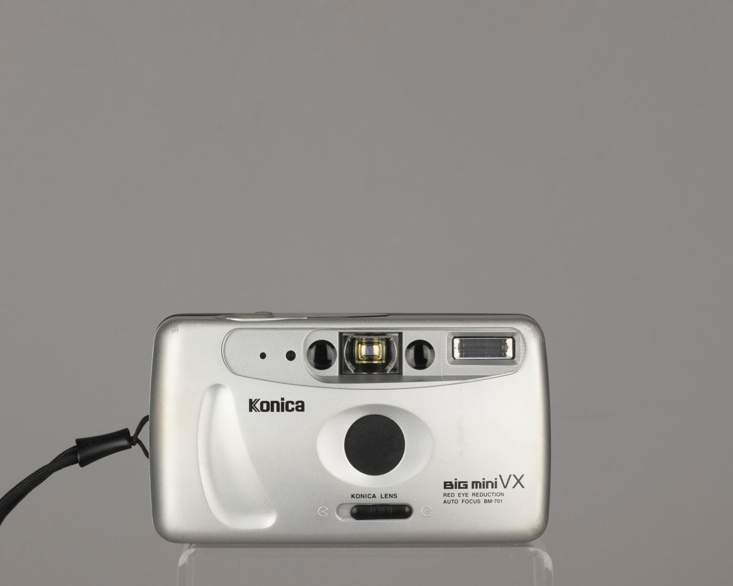 The Konica Big Mini VX BM-701 is a compact wide angle 35mm point and shoot from 1996. It features a 29mm f4 lens.