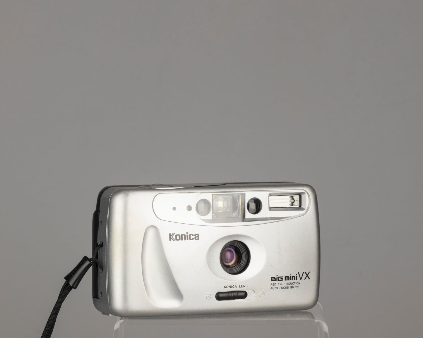 The Konica Big Mini VX BM-701 is a compact wide angle 35mm point and shoot from 1996. It features a 29mm f4 lens.