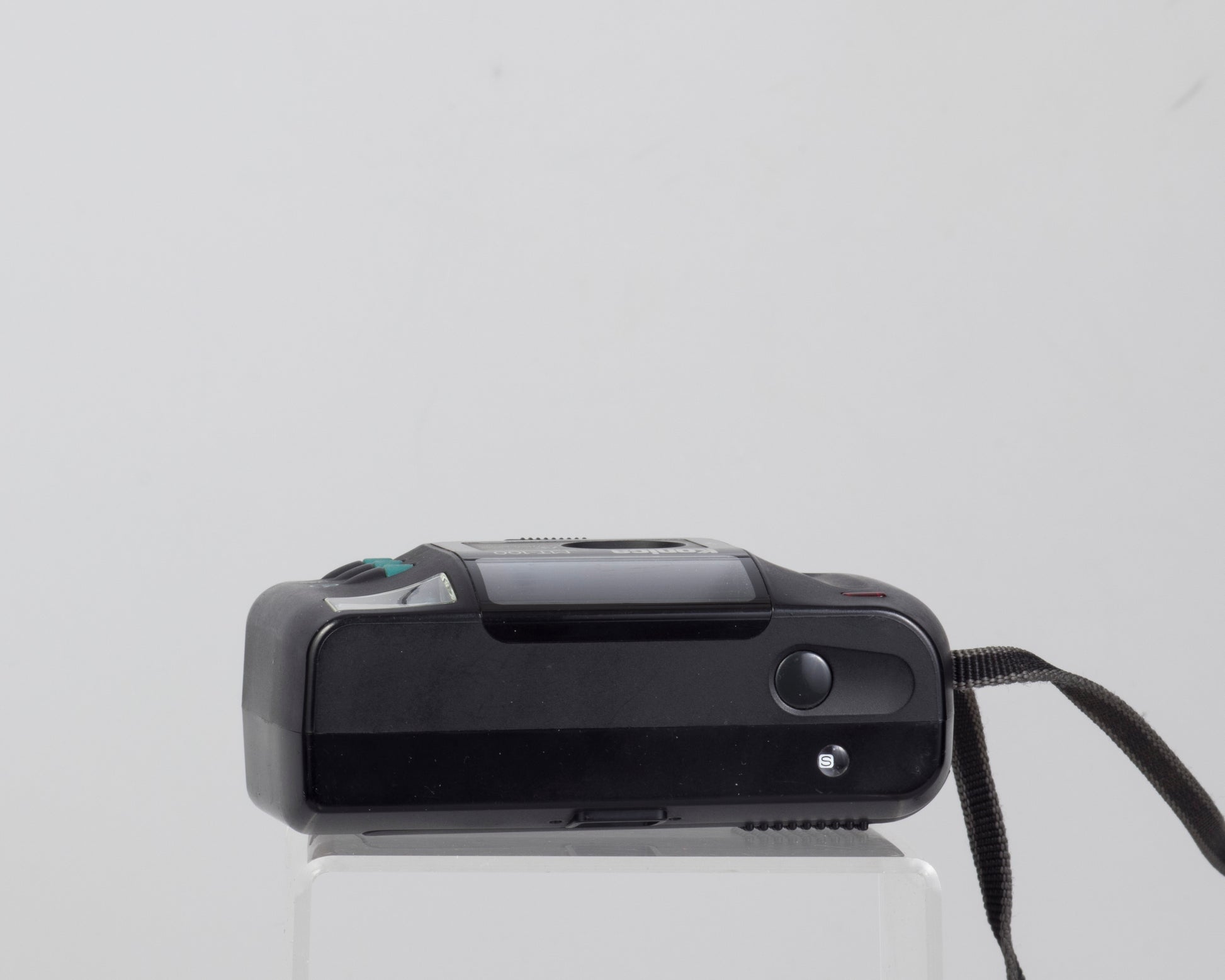 The Konica MT-100 is a 35mm point-and-shoot camera from 1989 (top view)