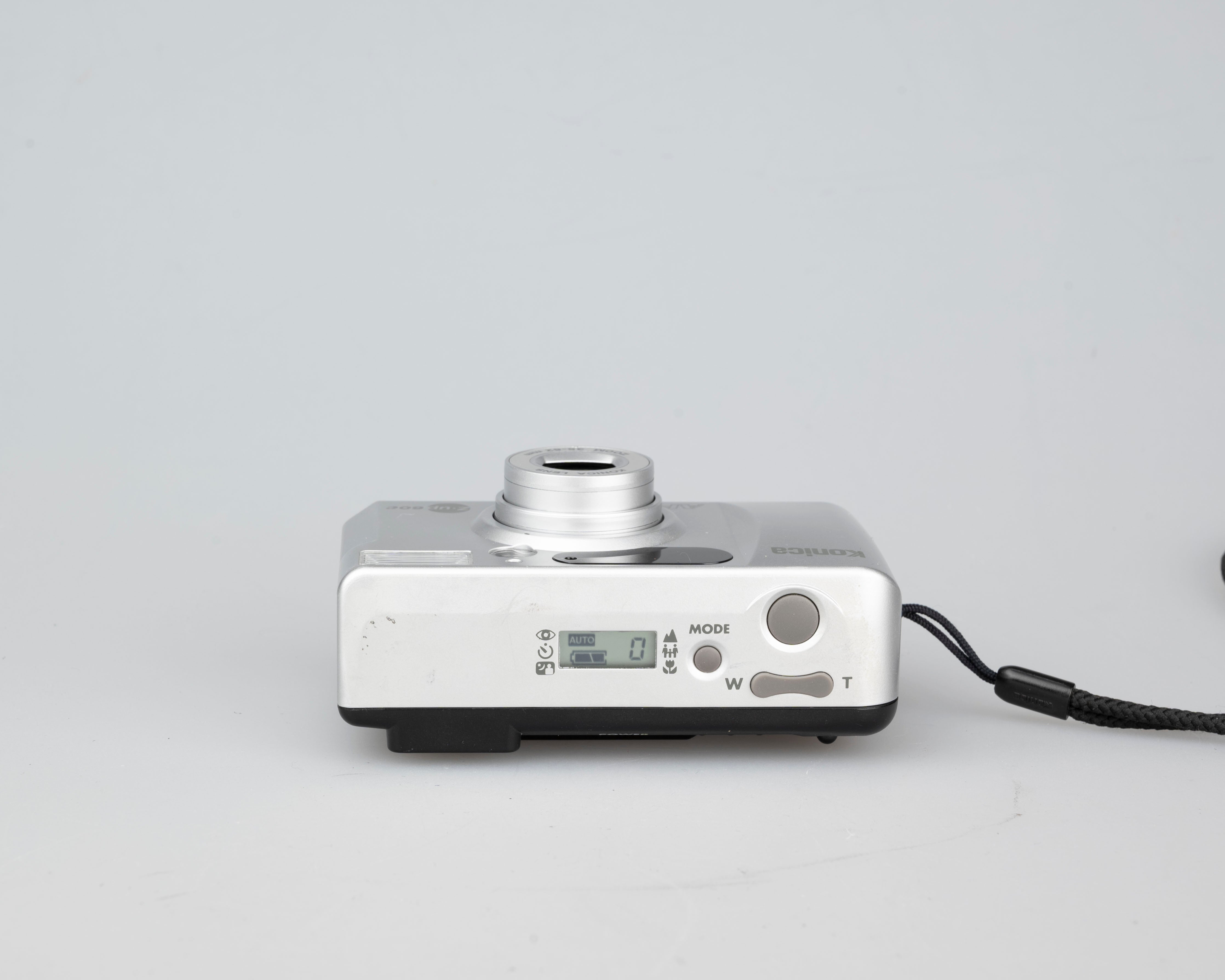 Konica Z-Up 60e 35mm ultra-compact w/ original case and manual