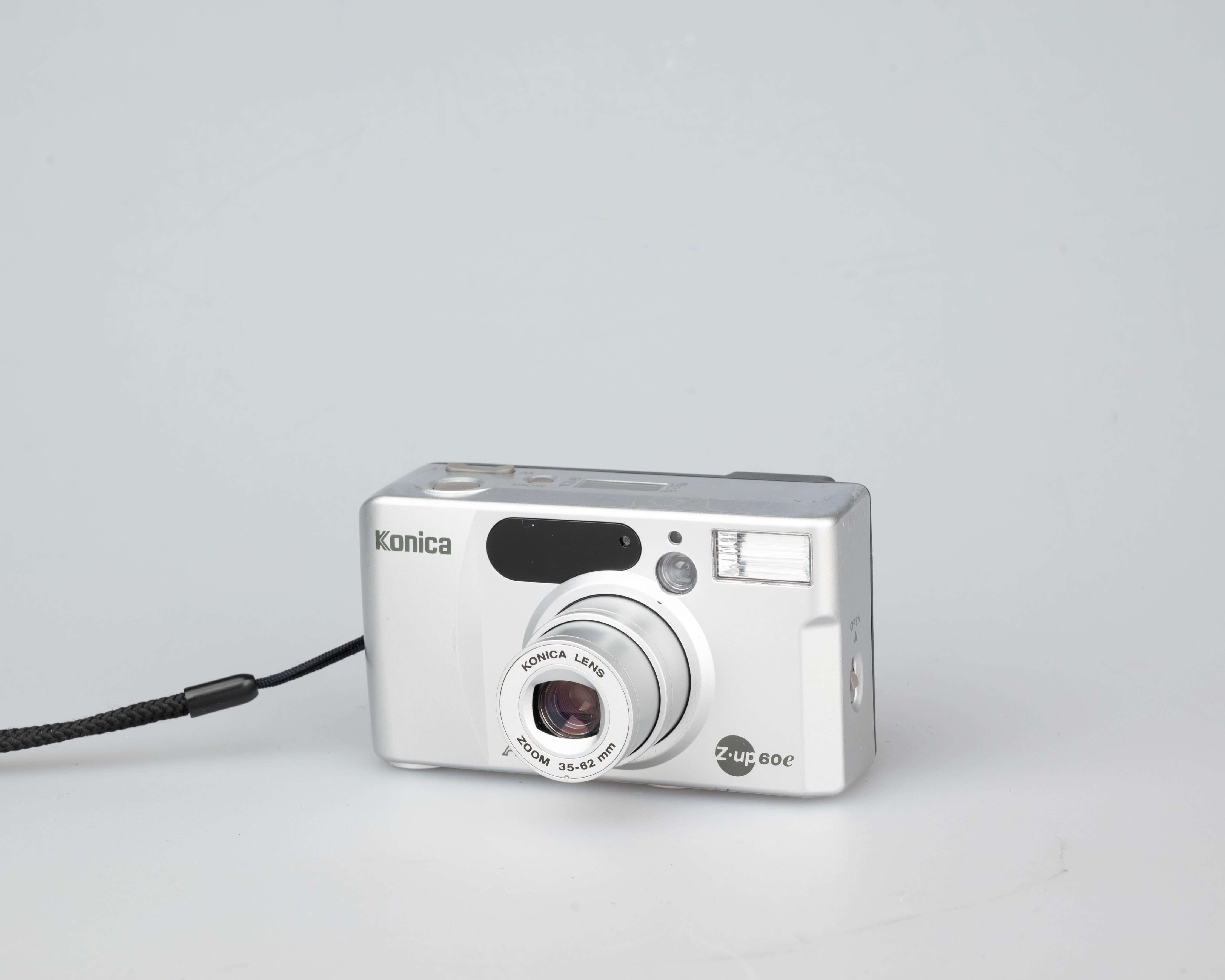 KONICA コンパクト フィルムカメラ Konica Z-up 60 シルバー Konica Z-Up 60e 35mm ultra-compact w/ original case and manual