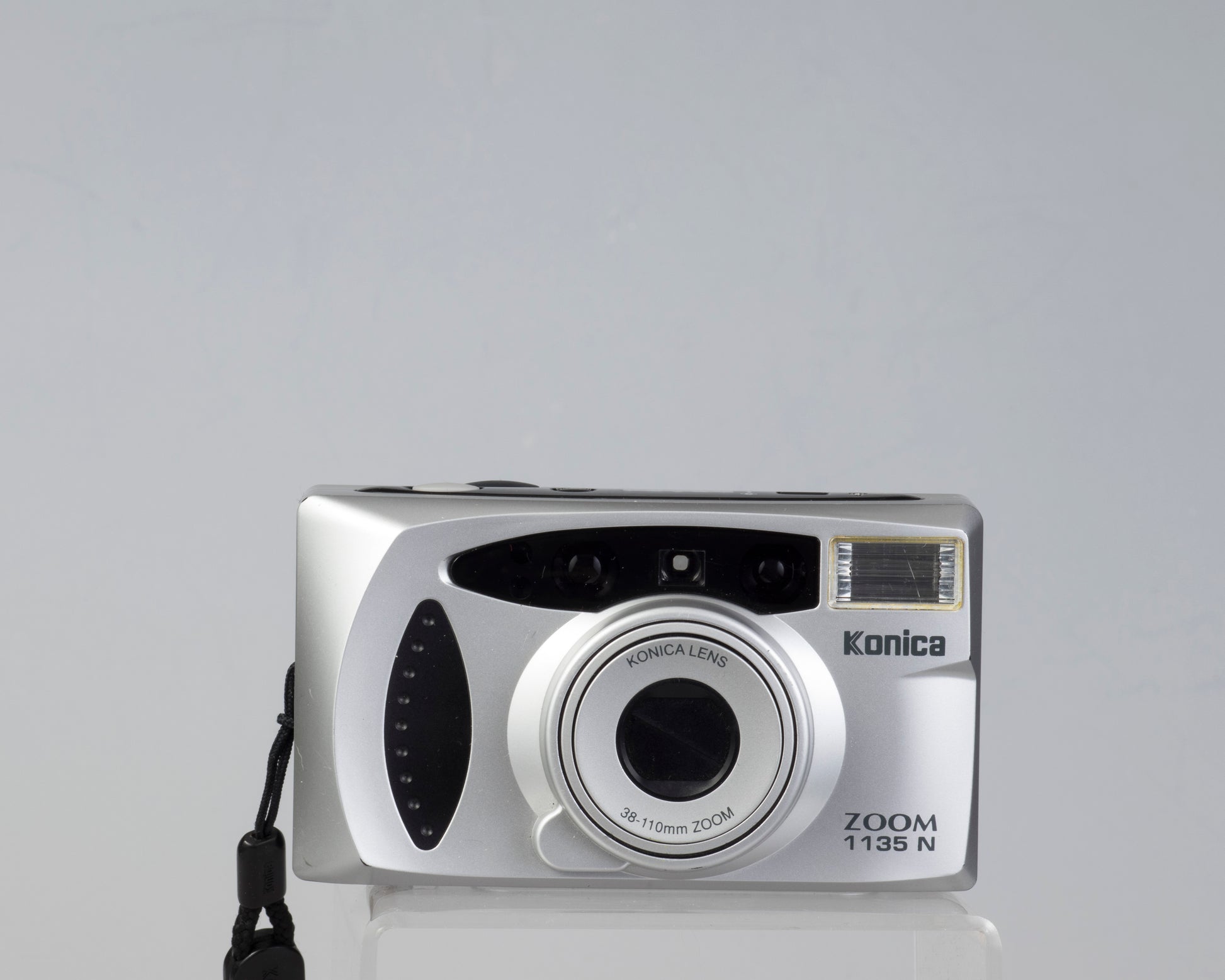 The Konica Zoom 1135 N is a compact 35mm camera that is nearly identical to the better-known Z-up 100VP