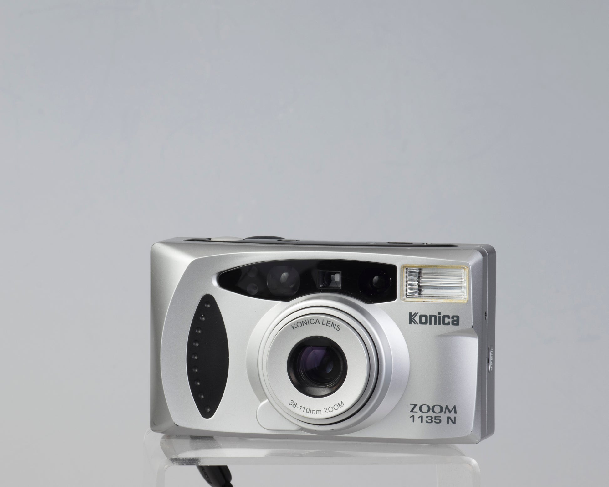The Konica Zoom 1135 N is a compact 35mm camera that is nearly identical to the better-known Z-up 100VP