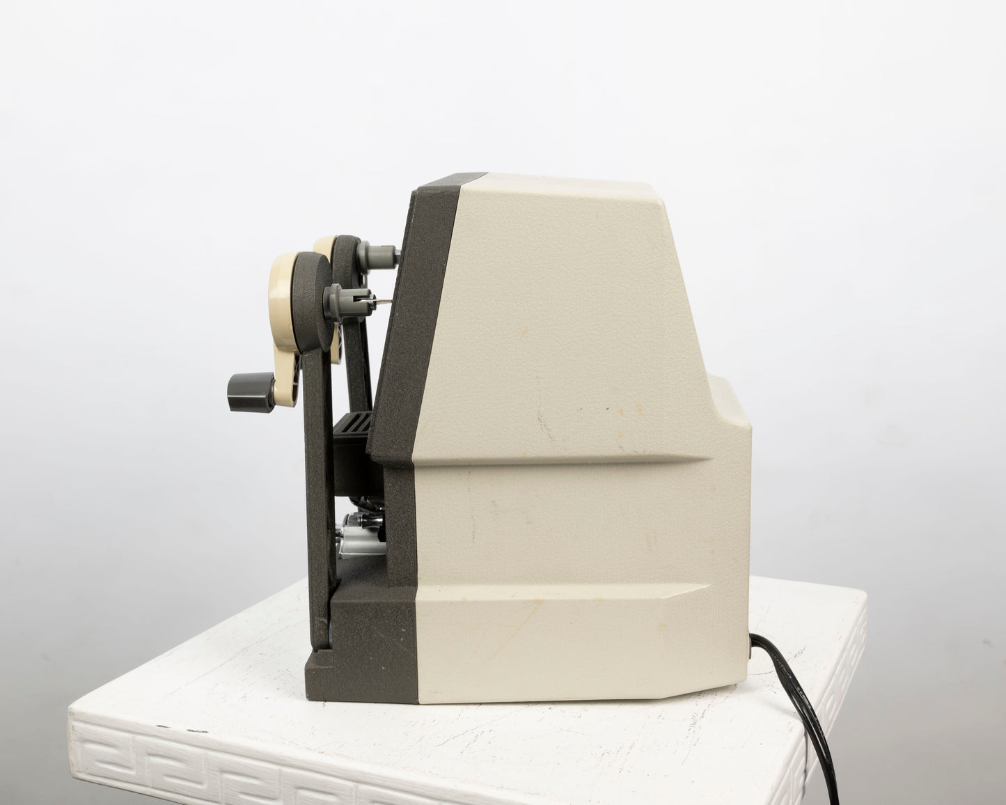 Magnon D-300 Instadual Deluxe Dual Super 8 and 8mm Viewer/Editor