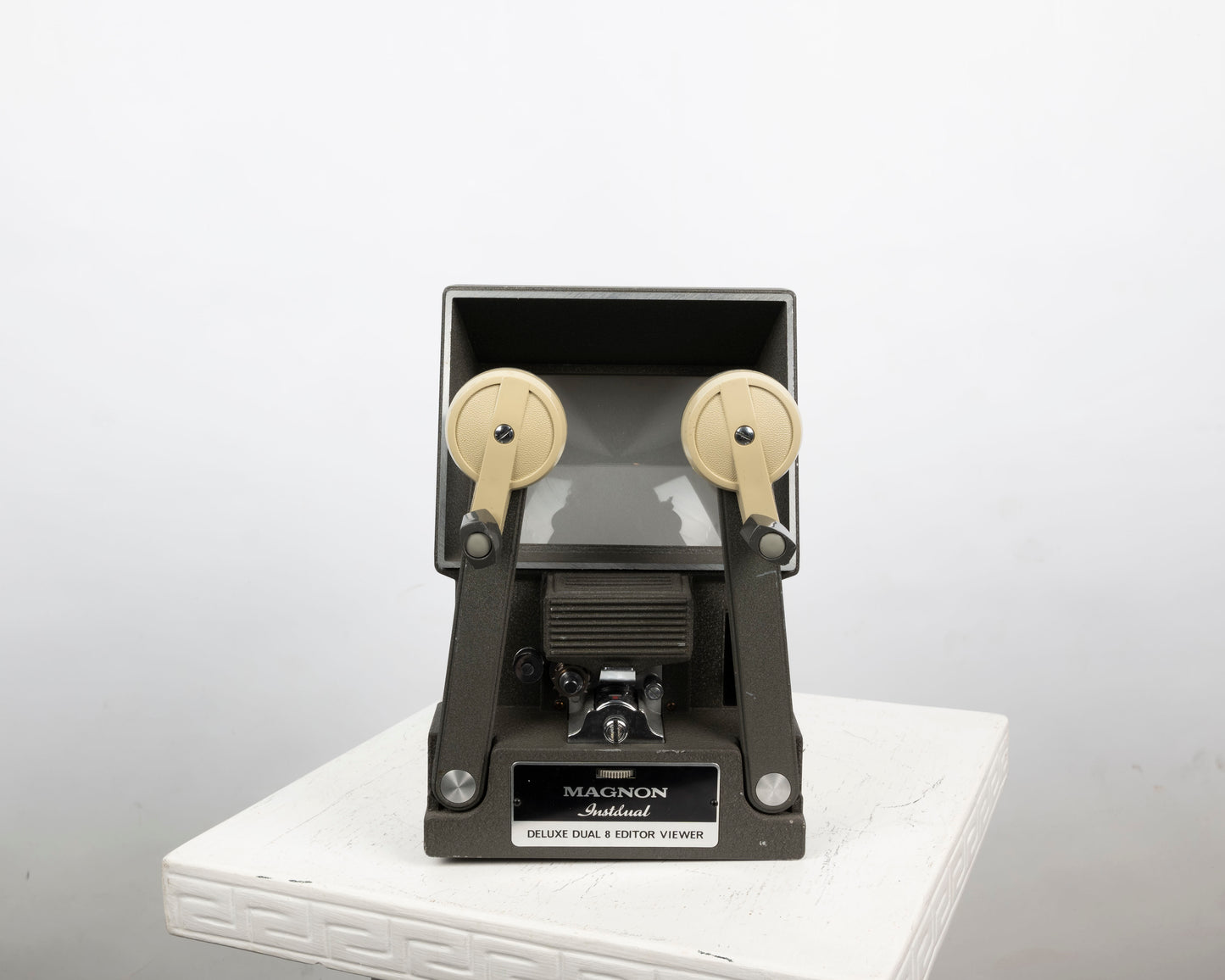 Magnon D-300 Instadual Deluxe Dual Super 8 and 8mm Viewer/Editor