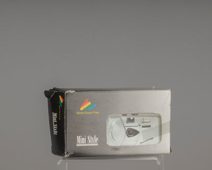 Mini Style 35mm focus free 35mm film camera (new old stock in box)