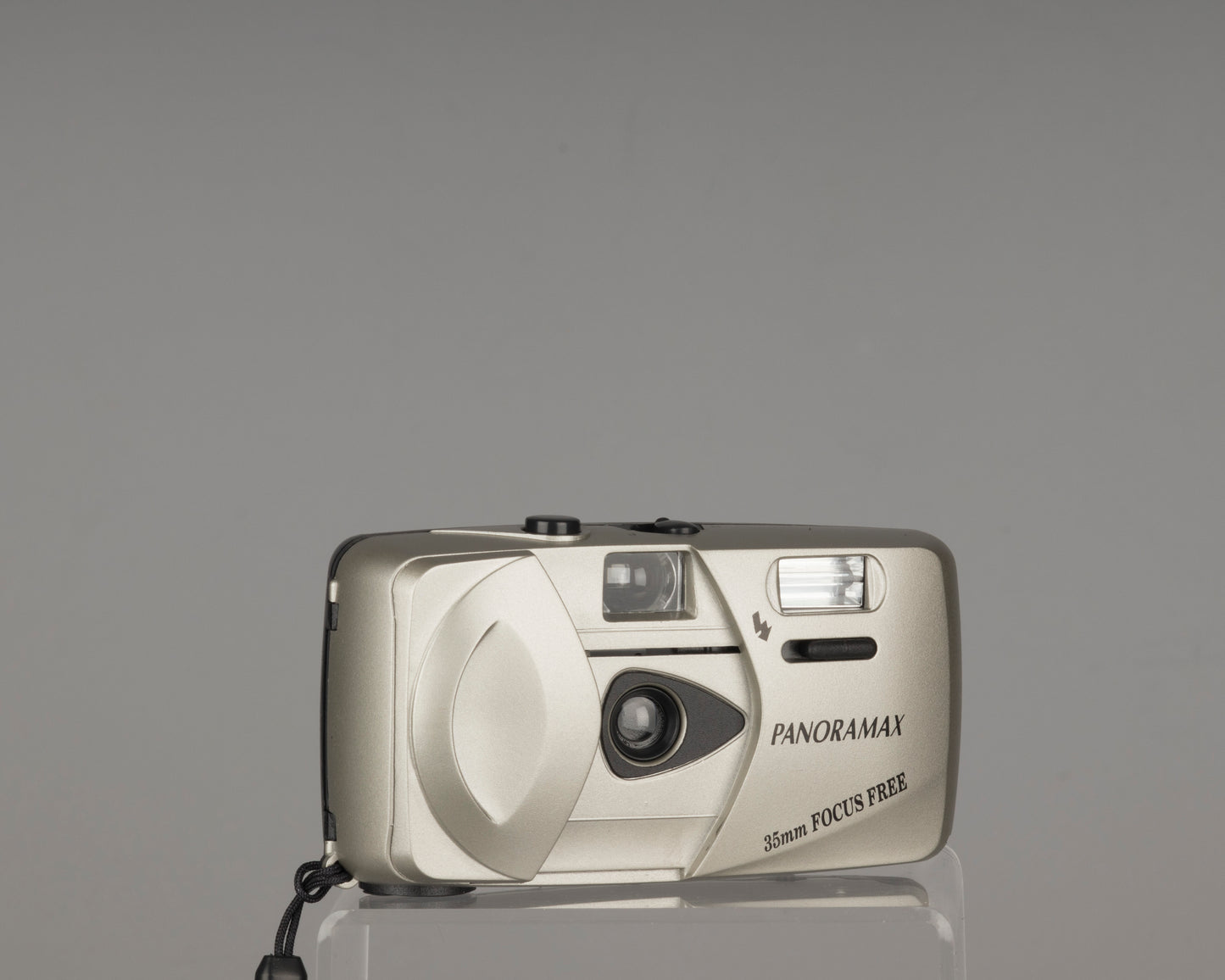 Mini Style 35mm focus free 35mm film camera (new old stock in box)