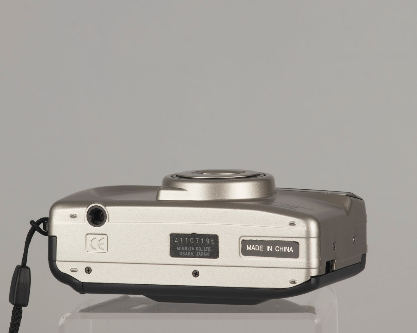 Appareil photo Minolta Riva Zoom 90 Date 35 mm avec boîte, étui et manuel d'origine