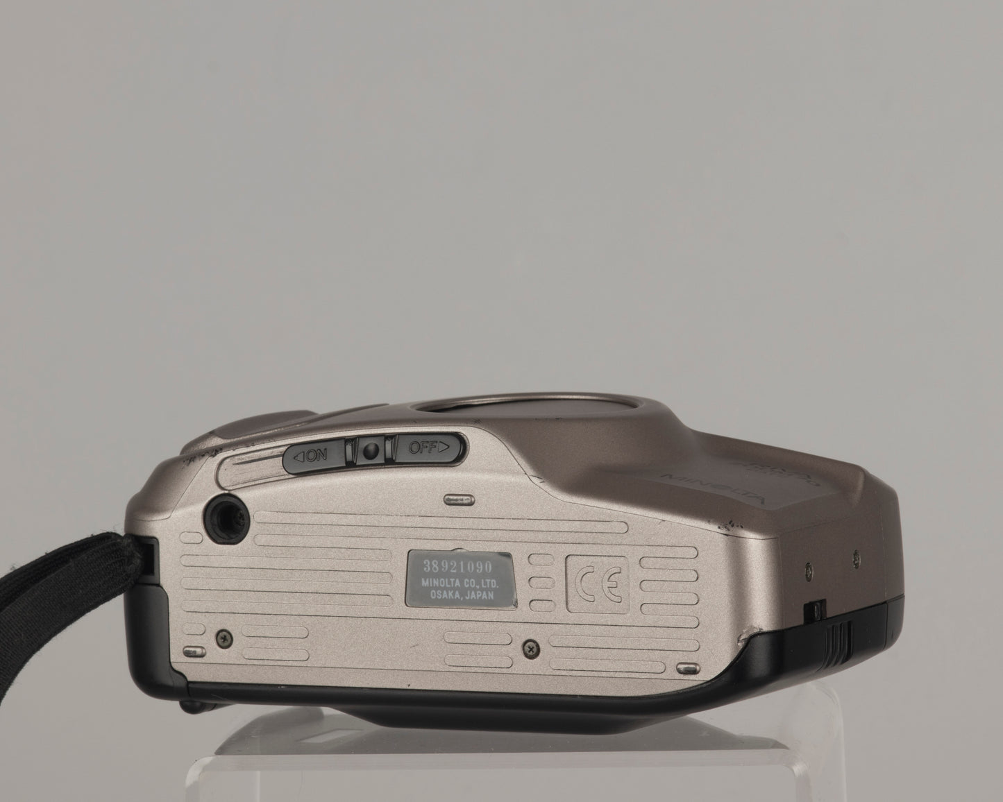 Appareil photo Minolta Riva Zoom 70 Date 35 mm avec étui (série 38921090)