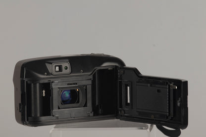 Appareil photo Minolta Riva Zoom 70 Date 35 mm avec étui (série 38921090)