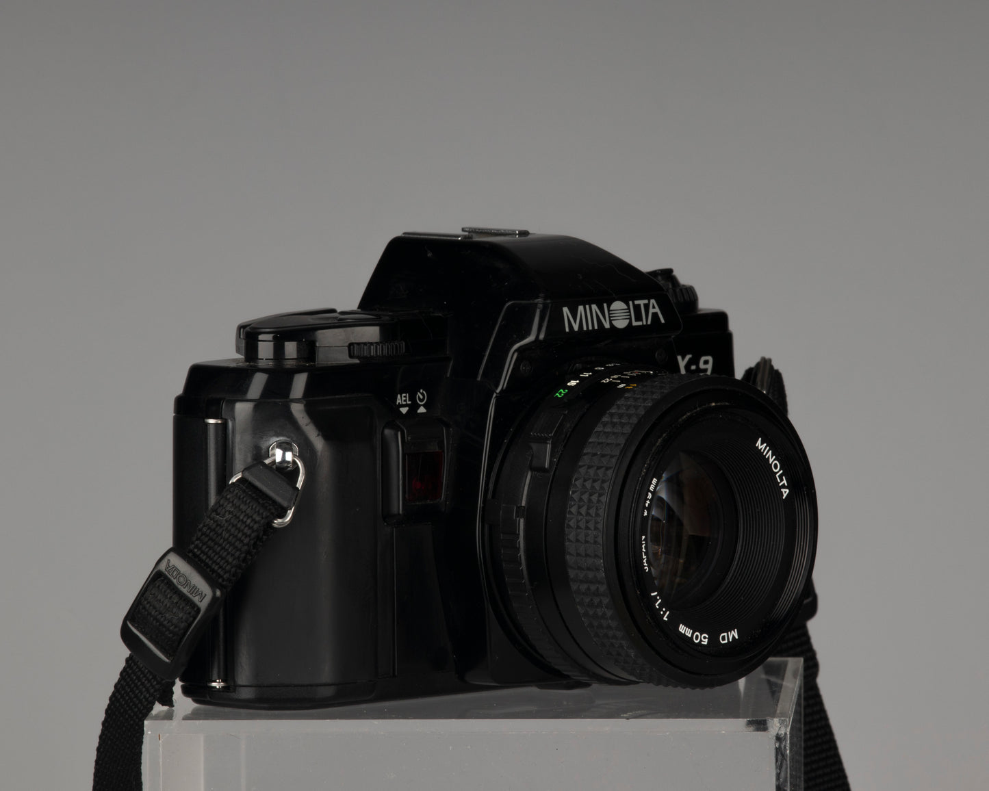 Minolta X-9 35 mm SLR avec objectif Minolta MD 50 mm f1.7 + étui toujours prêt