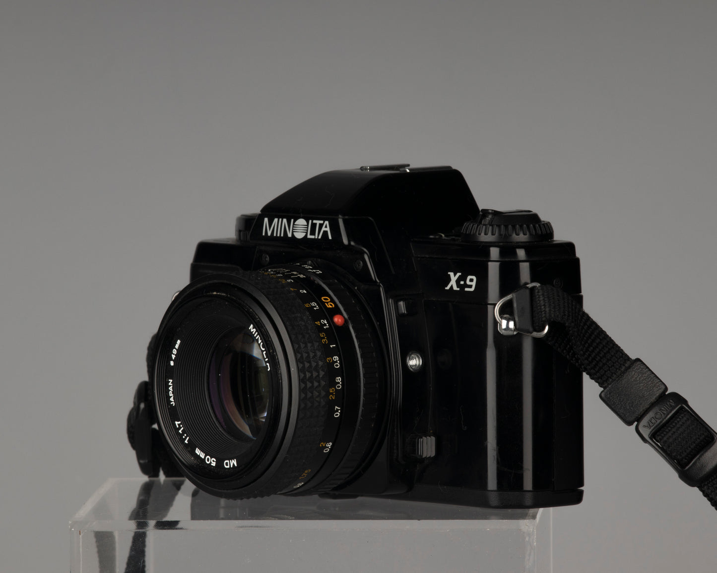 Minolta X-9 35 mm SLR avec objectif Minolta MD 50 mm f1.7 + étui toujours prêt