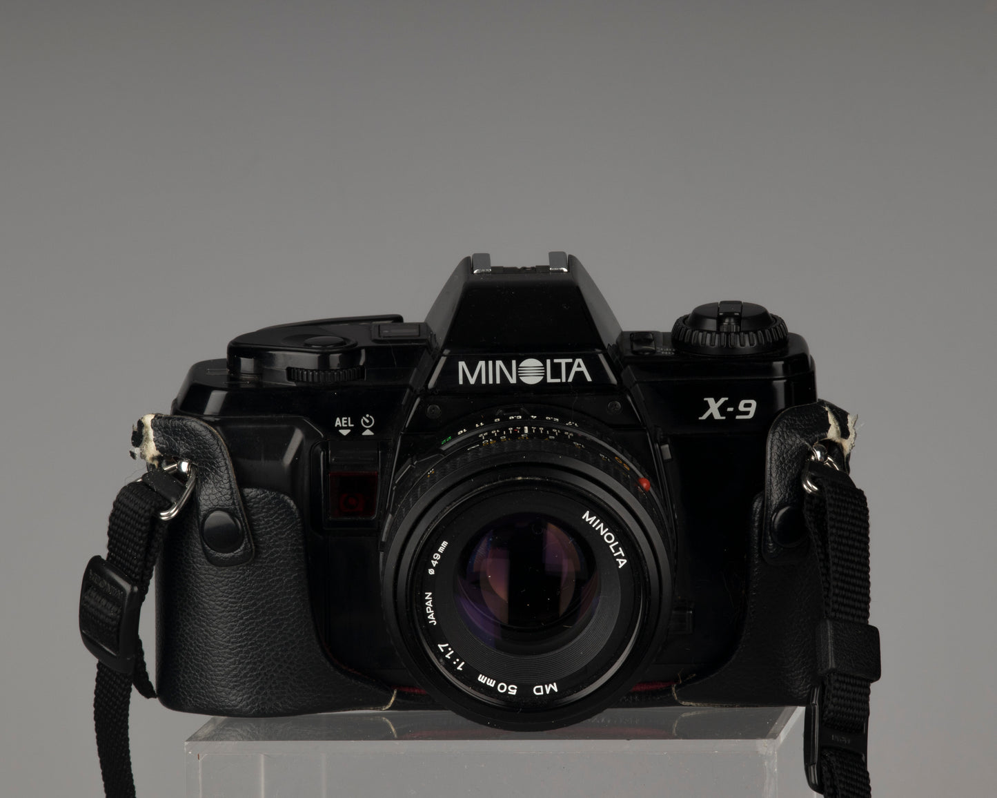 Minolta X-9 35 mm SLR avec objectif Minolta MD 50 mm f1.7 + étui toujours prêt