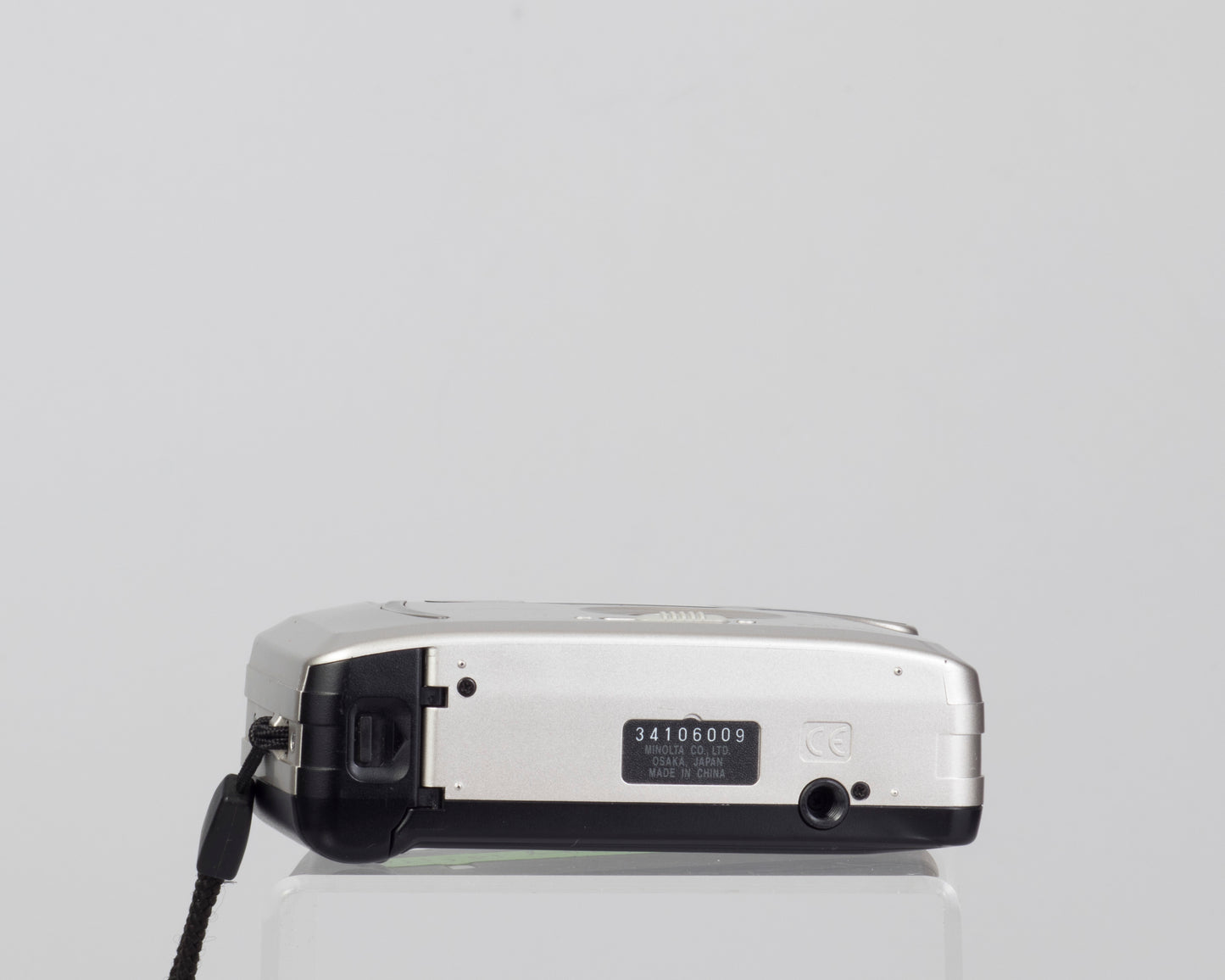The Minolta AF50 Big Finder is an ultra-compact 35mm film camera from the 1990s (bottom)