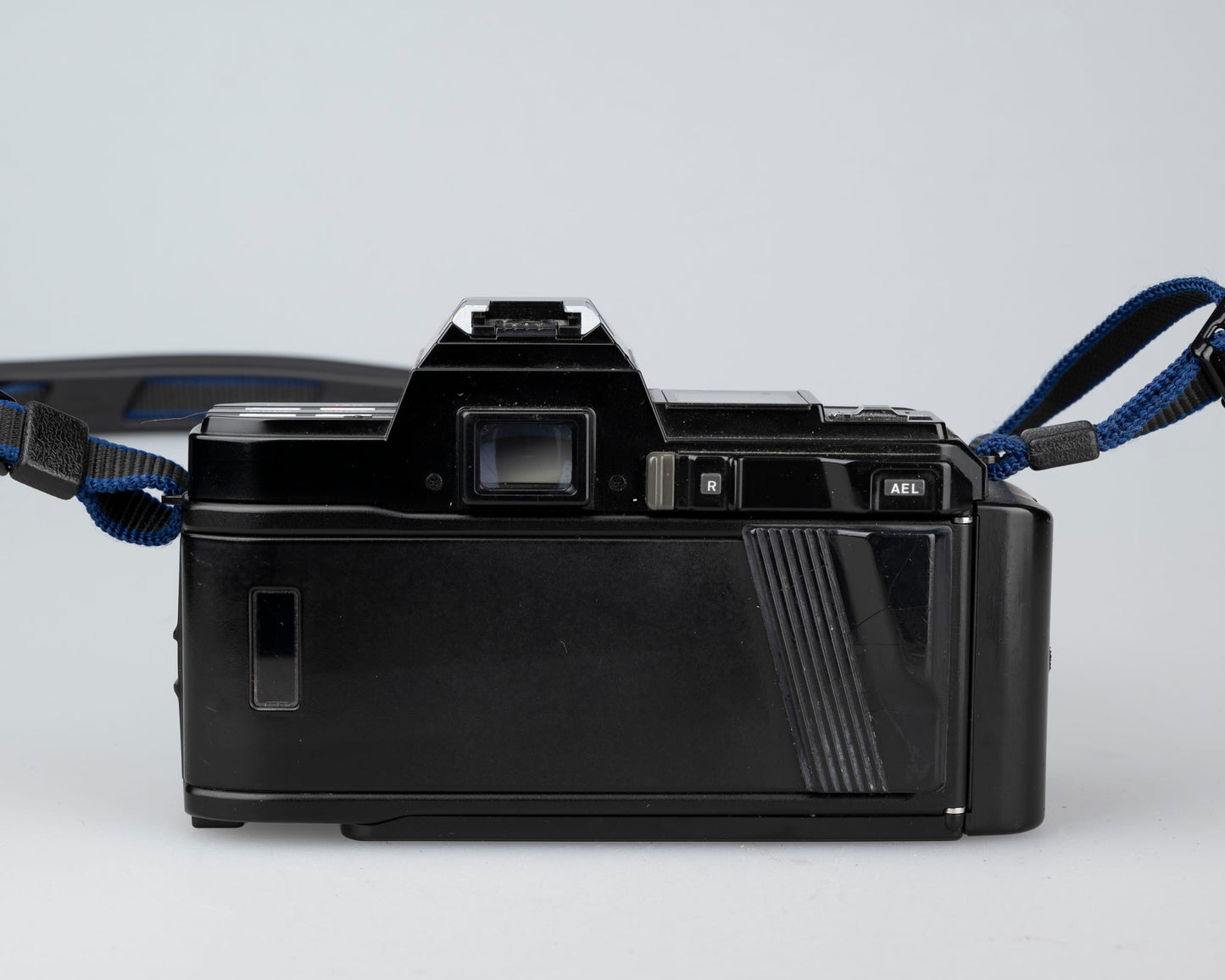 Minolta Maxxum 7000 Reflex à film 35 mm avec objectif 24 mm f2.8 (série 13102031)
