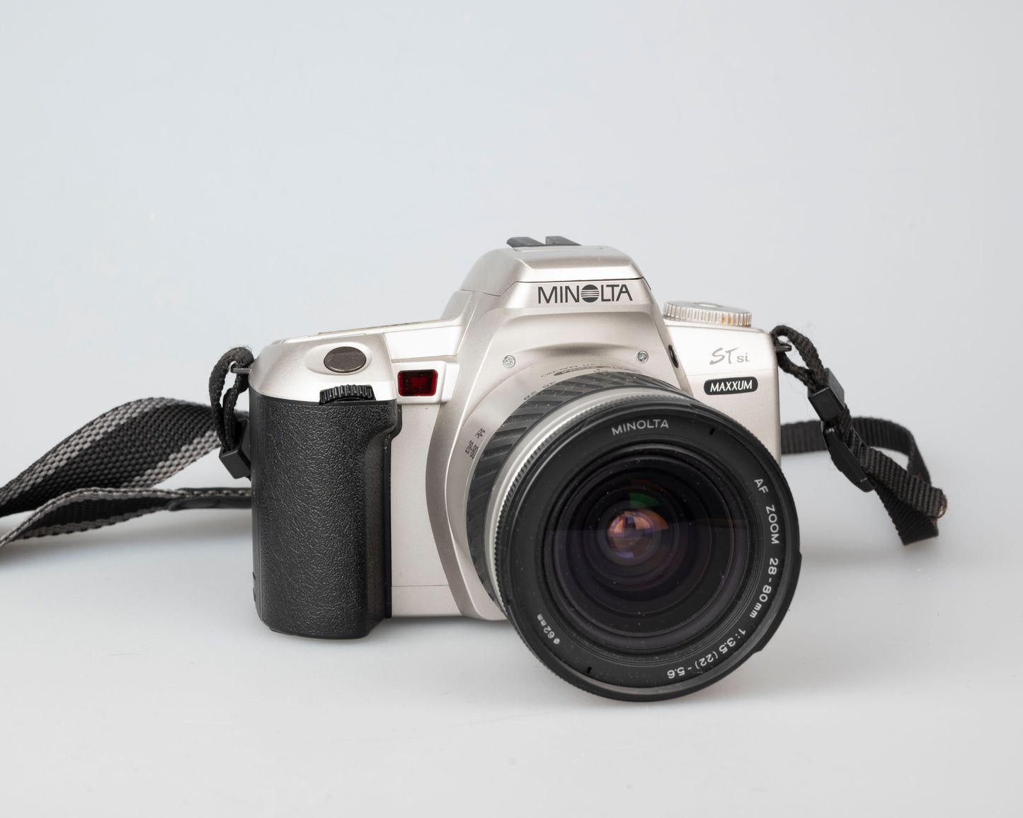 Minolta Maxxum XTsi 35mm film SLR w/ 28-80mm lens (serial 97011088)