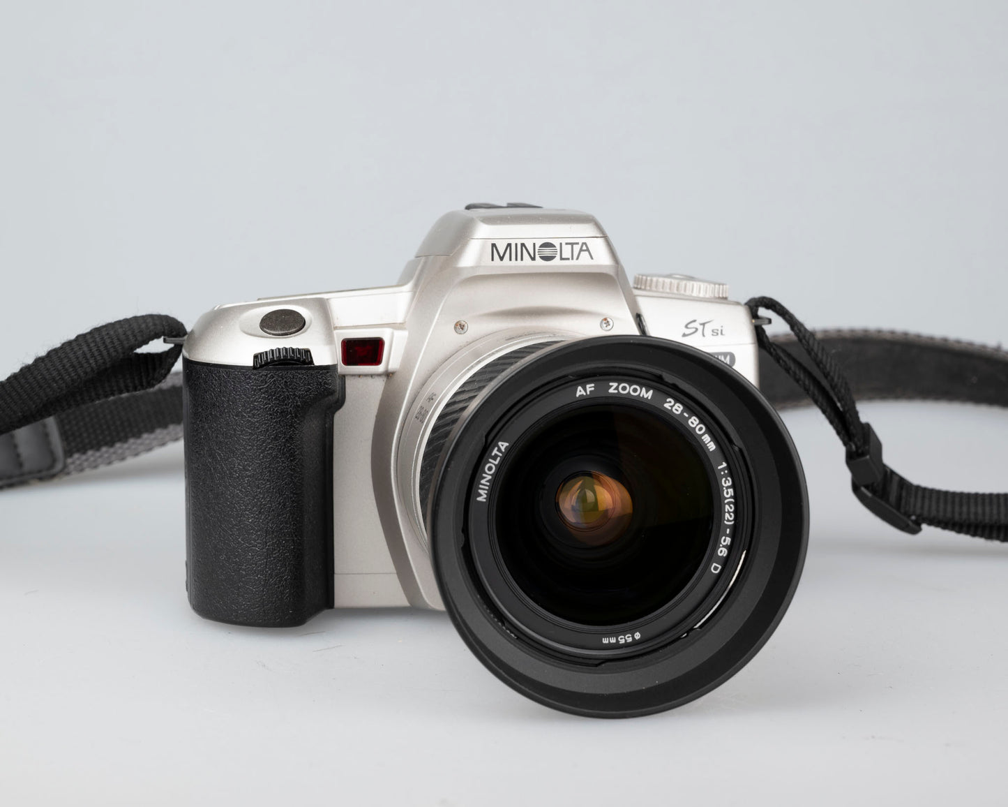 Reflex Minolta Maxxum XTsi 35 mm avec objectif 28-80 mm (série 94112079)
