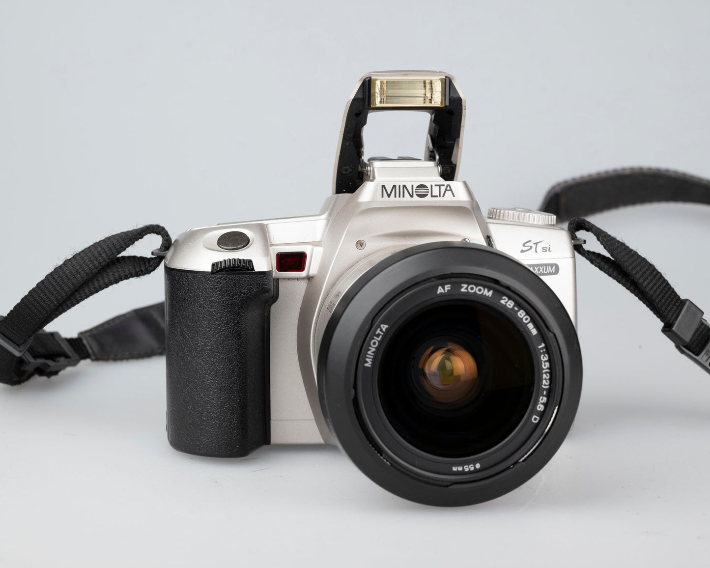 Reflex Minolta Maxxum XTsi 35 mm avec objectif 28-80 mm (série 94112079)