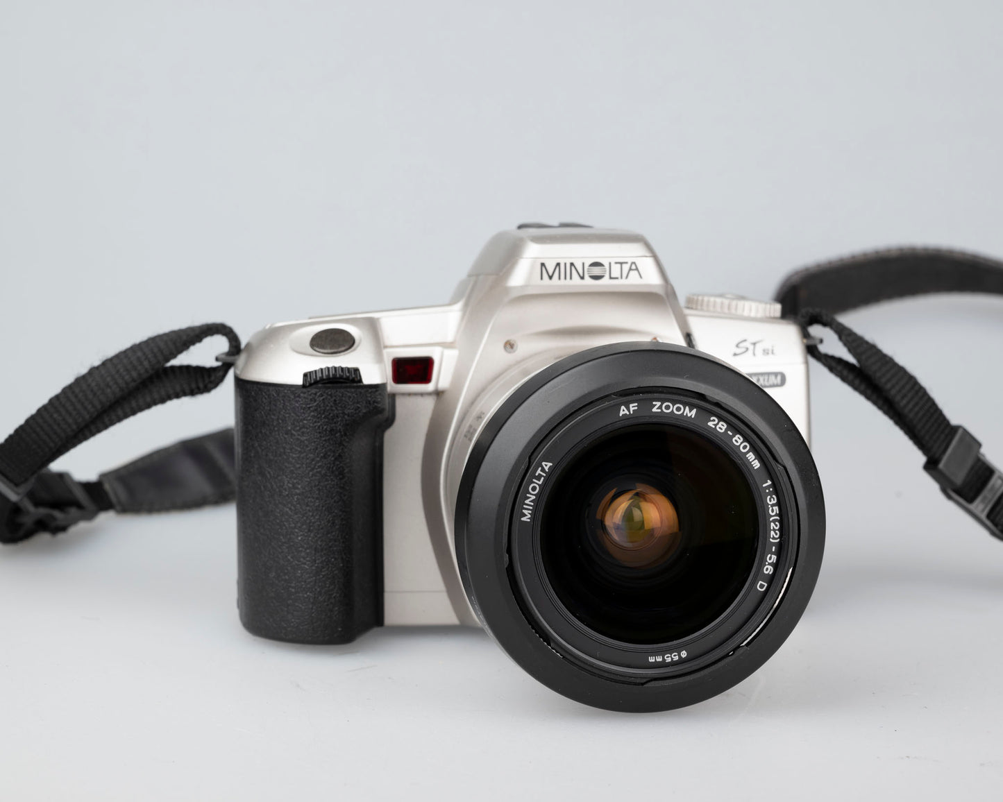Reflex Minolta Maxxum XTsi 35 mm avec objectif 28-80 mm (série 94112079)