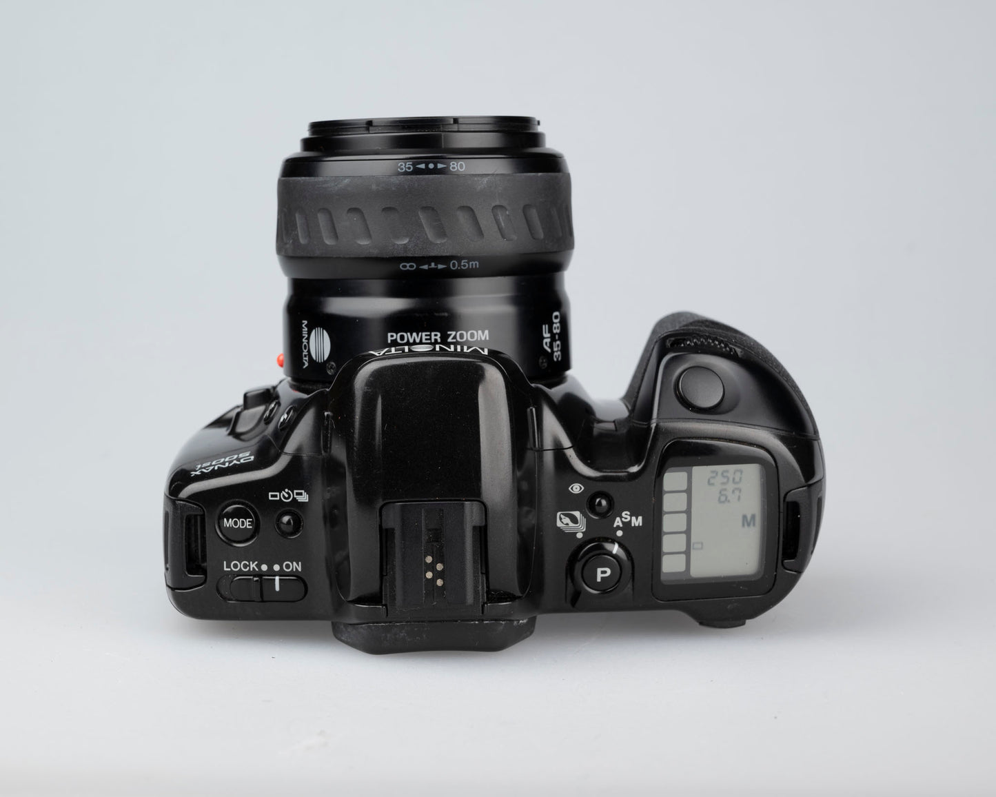 Minolta Dynax 500si 35mm film SLR w/ Maxxum Af 35-80 power zoom lens (serial 98601250)
