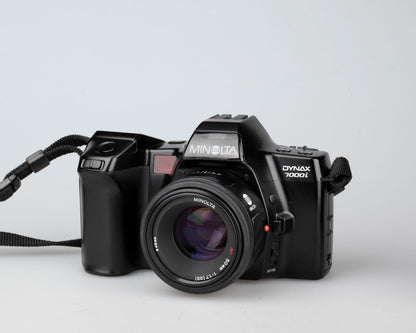 Ensemble reflex Minolta Dynax 7000i 35 mm avec objectif 50 mm f1.7 + flash 3200i