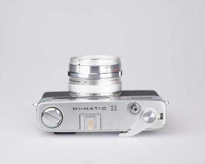 Minolta Hi-Matic 11 35mm rangefinder camera w/ 'ever-ready' case