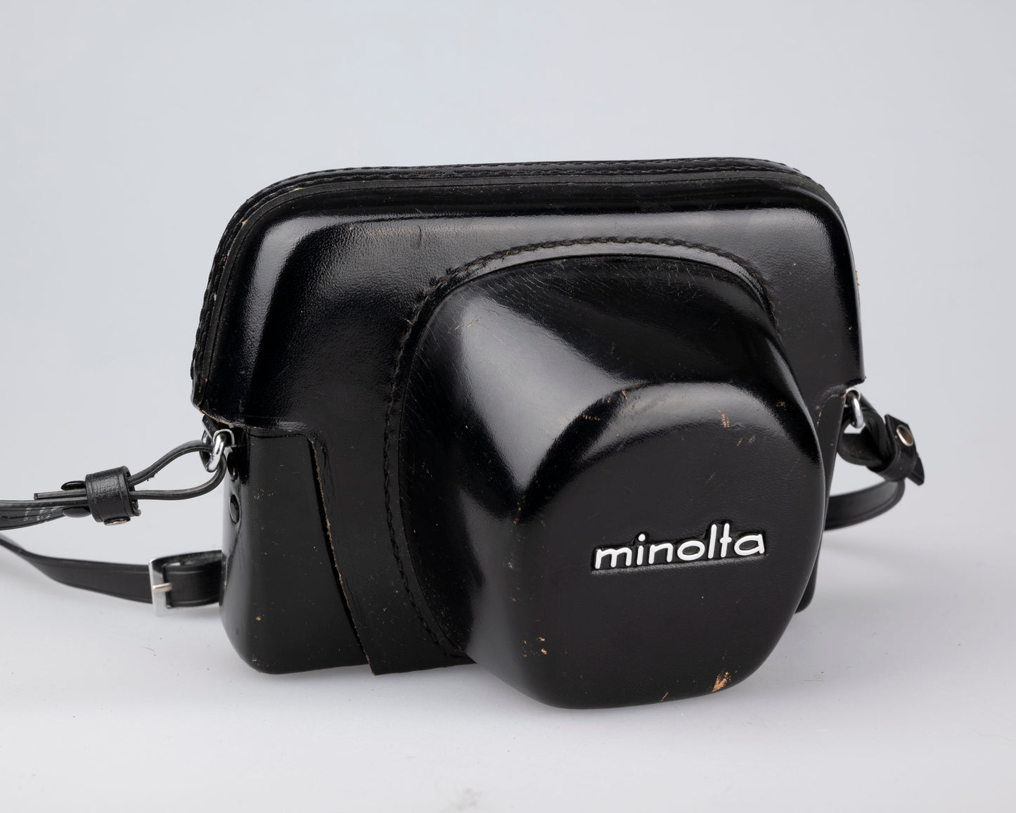 Minolta Hi-Matic 11 35mm rangefinder camera w/ 'ever-ready' case