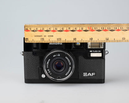 Appareil photo Minolta Hi-Matic AF 35 mm avec étui toujours prêt (série 296583)
