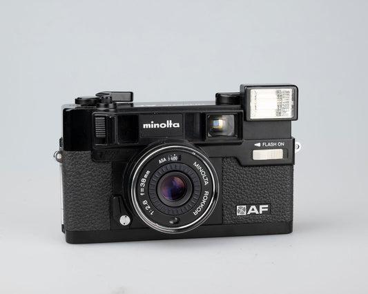 Appareil photo Minolta Hi-Matic AF 35 mm avec étui toujours prêt (série 296583)