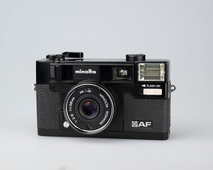 Appareil photo Minolta Hi-Matic AF 35 mm avec étui toujours prêt (série 296583)