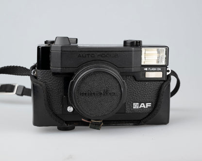 Appareil photo Minolta Hi-Matic AF 35 mm avec étui toujours prêt (série 296583)