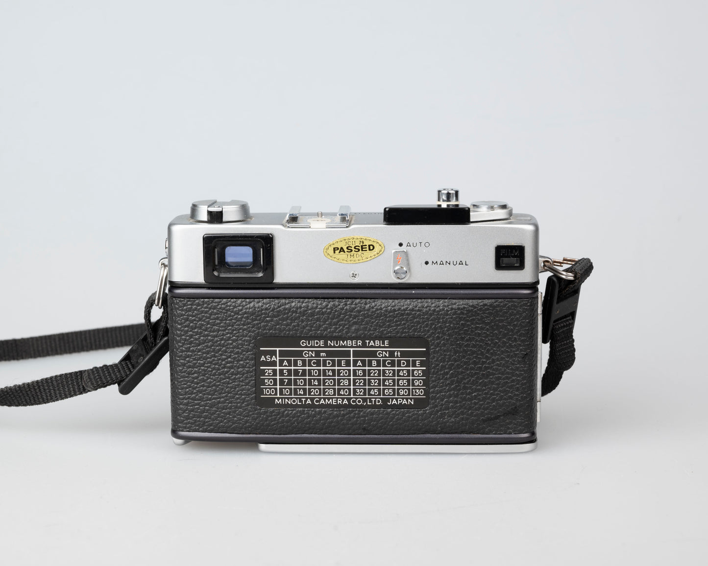Minolta Hi-Matic E compact 35mm rangefinder camera feat. 40mm F1.7 Rokkor lens (serial 328710)