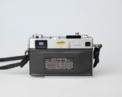 Minolta Hi-Matic E compact 35mm rangefinder camera feat. 40mm F1.7 Rokkor lens (serial 328710)