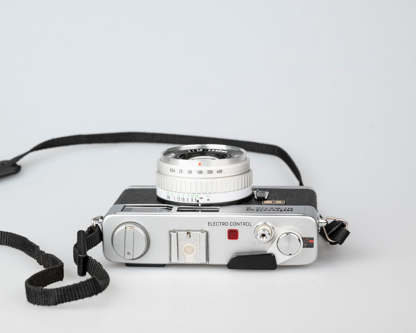 Minolta Hi-Matic E compact 35mm rangefinder camera feat. 40mm F1.7 Rokkor lens (serial 328710)