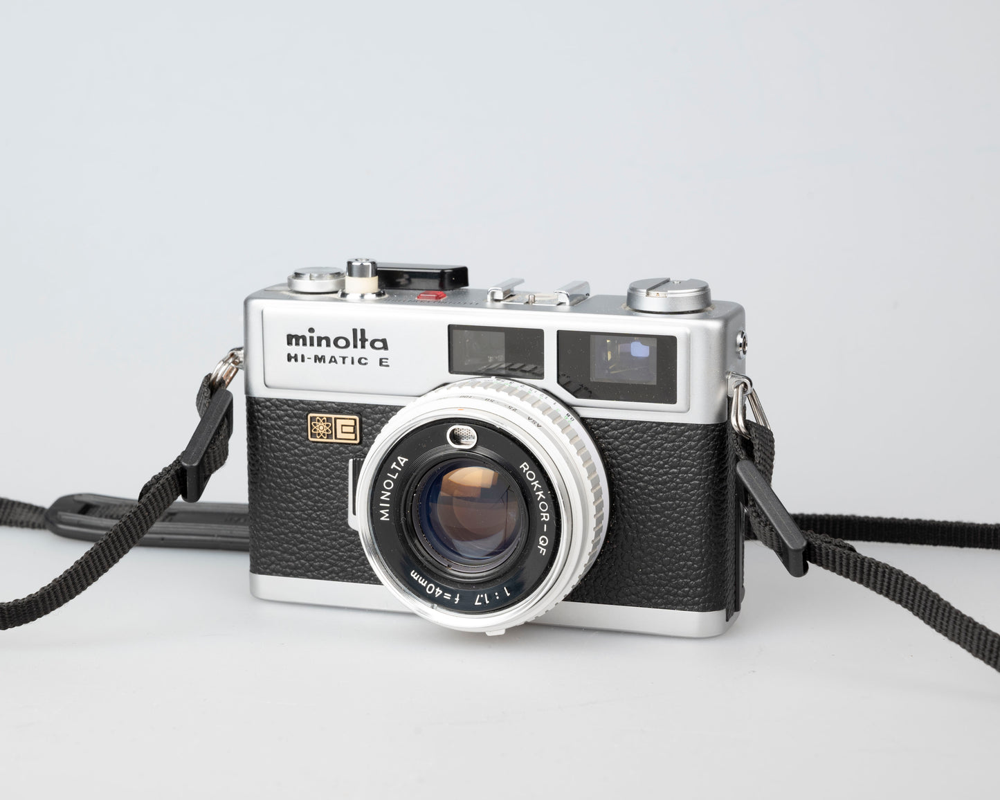 Minolta Hi-Matic E compact 35mm rangefinder camera feat. 40mm F1.7 Rokkor lens (serial 328710)