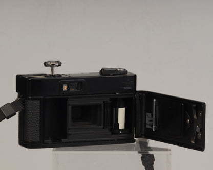 Minolta Hi-Matic S2 35mm camera w/ original case; flash not functional, otherwise works great