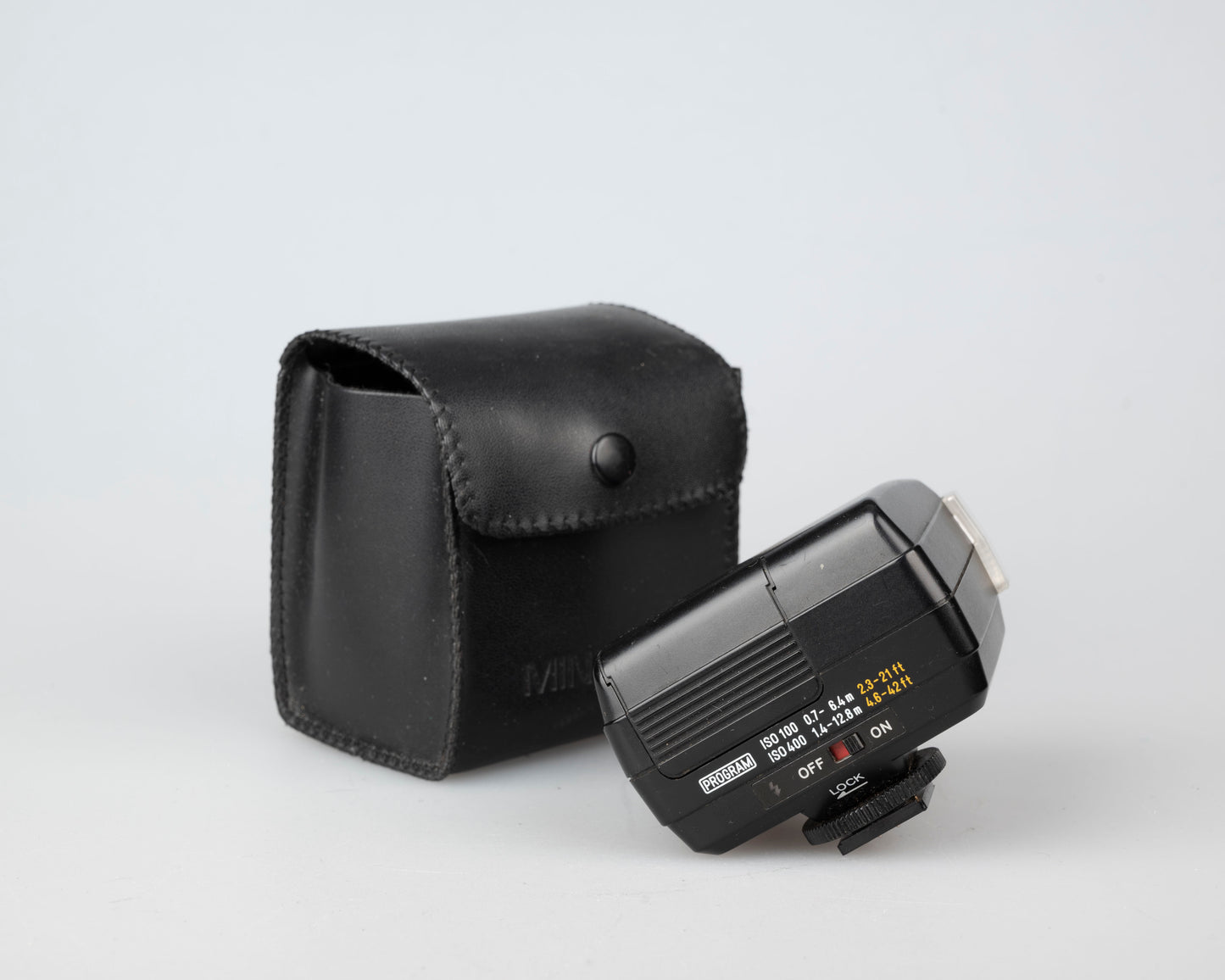 Minolta Maxxum 7000 35mm film SLR w/ 50mm f1.7 lens + 1800AF flash (serial 37101091)