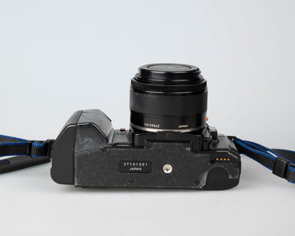 Minolta Maxxum 7000 35mm film SLR w/ 50mm f1.7 lens + 1800AF flash (serial 37101091)