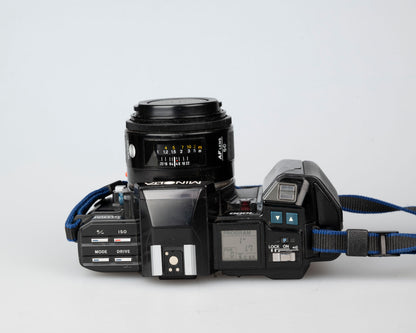 Minolta Maxxum 7000 35mm film SLR w/ 50mm f1.7 lens + 1800AF flash (serial 37101091)