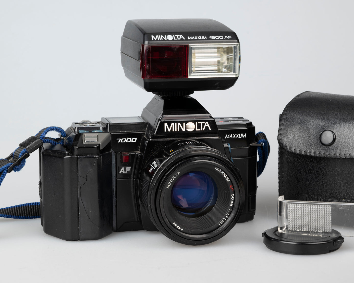 Minolta Maxxum 7000 35mm film SLR w/ 50mm f1.7 lens + 1800AF flash (serial 37101091)
