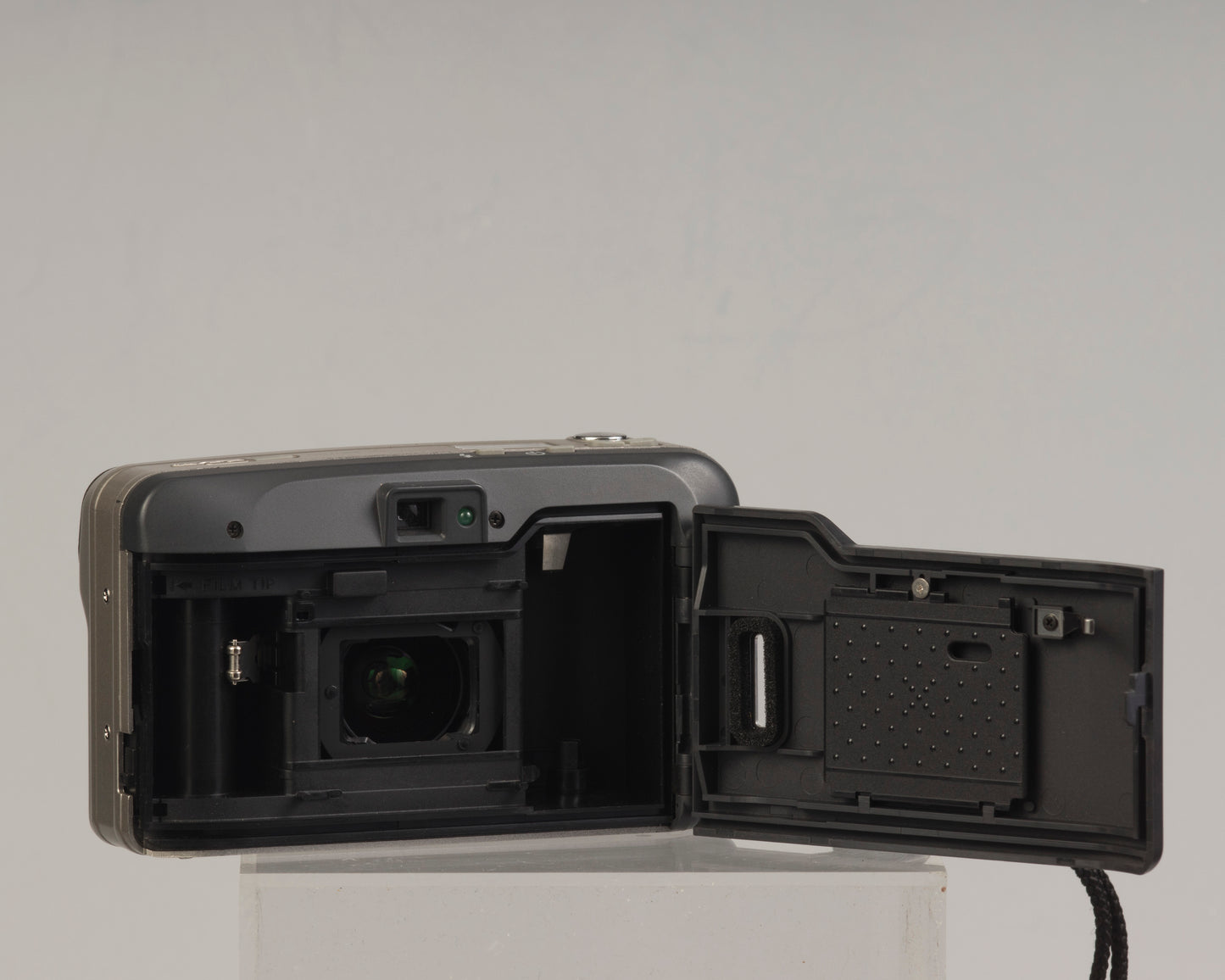 Minolta Riva Zoom 35mm camera (serial 40205956)